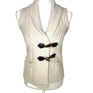 Oatmeal Knot Vest Front Toggle